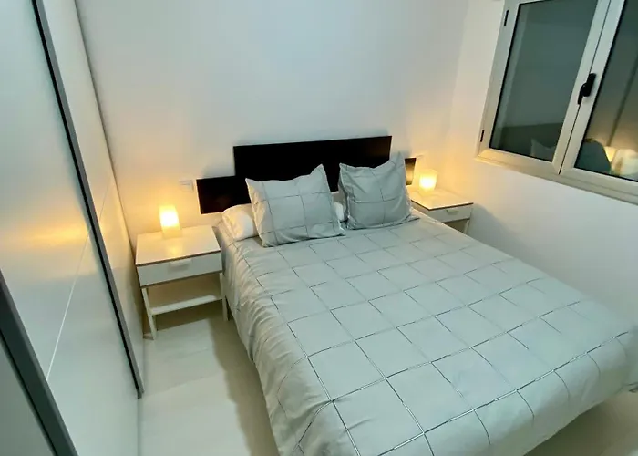 Apartment With A Patio In Las Canteras